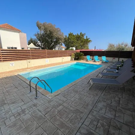 Tarracotta 4 Bedroom, Near Villa