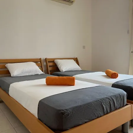 Tarracotta 4 Bedroom, Near アヤナパ