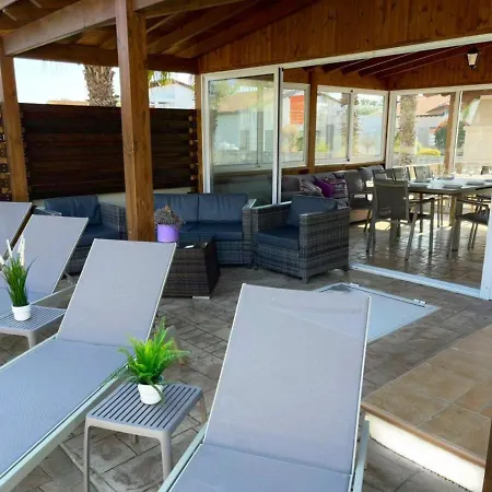 Villa Tarracotta 4 Bedroom, Near