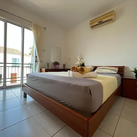 Villa Tarracotta 4 Bedroom, Near