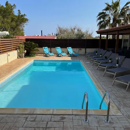 Tarracotta 4 Bedroom, Near *