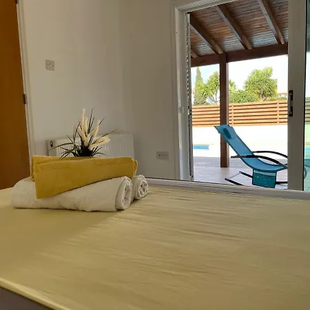 Tarracotta 4 Bedroom, Near