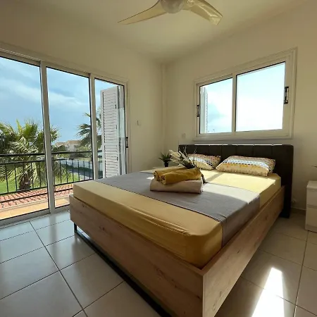 Tarracotta 4 Bedroom, Near