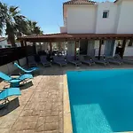 Tarracotta 4 Bedroom, Near
