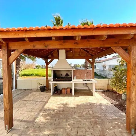 Vilă Tarracotta 4 Bedroom, Near