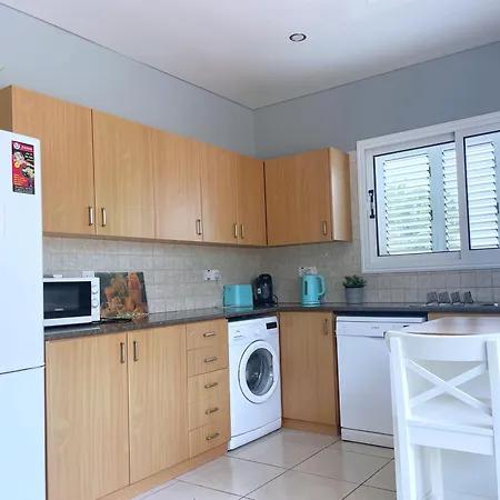 Tarracotta 4 Bedroom, Near Vilă