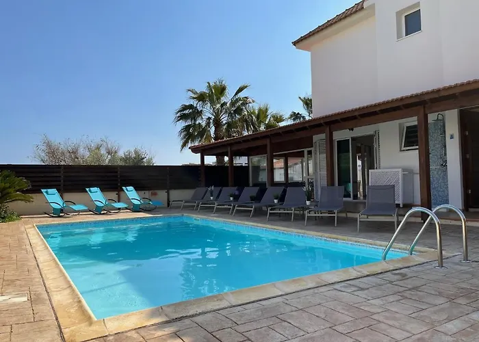 Vilă Tarracotta 4 Bedroom, Near