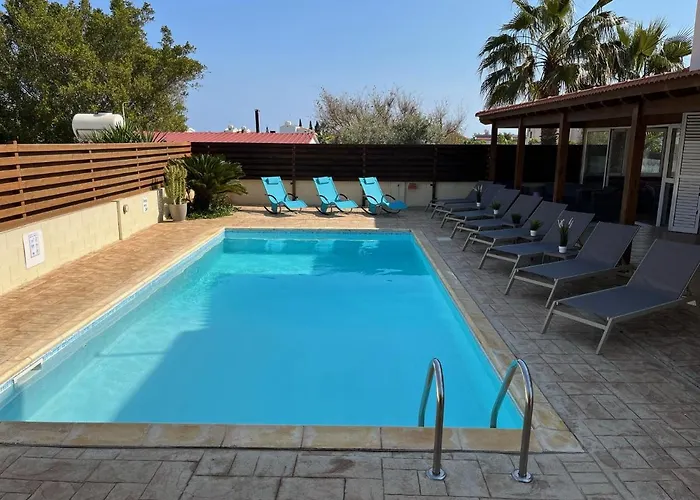 Tarracotta 4 Bedroom, Near *